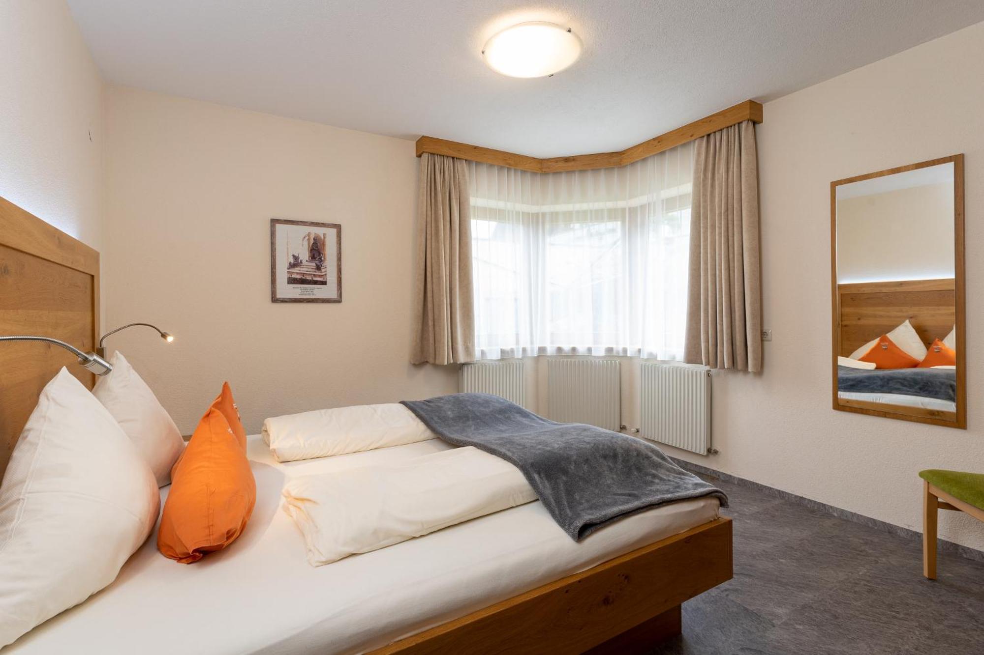 Appartements Am Burgsee Ladis Exterior photo